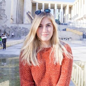 Meet your Posher, Olivia